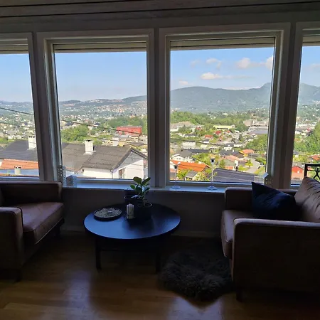 Beautiful With Amazing View In Bergen. فيلة